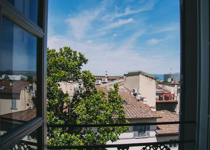 Апартаменты Elisehouse Elegant